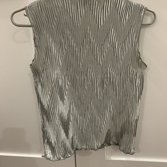 VINTAGE Mock Neck Top - Picture 3 of 3